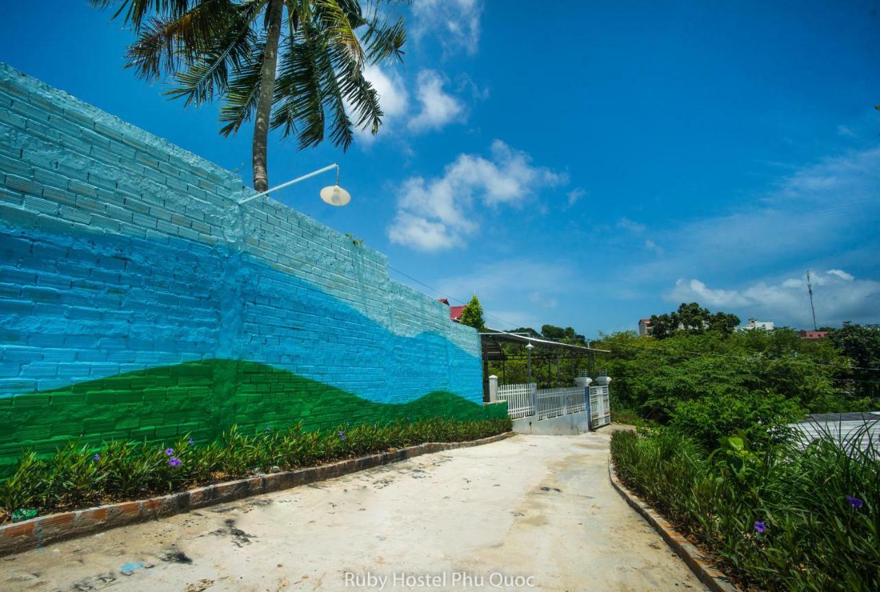 Ruby Phu Quoc Hostel エクステリア 写真