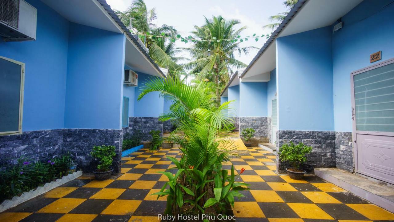 Ruby Phu Quoc Hostel エクステリア 写真