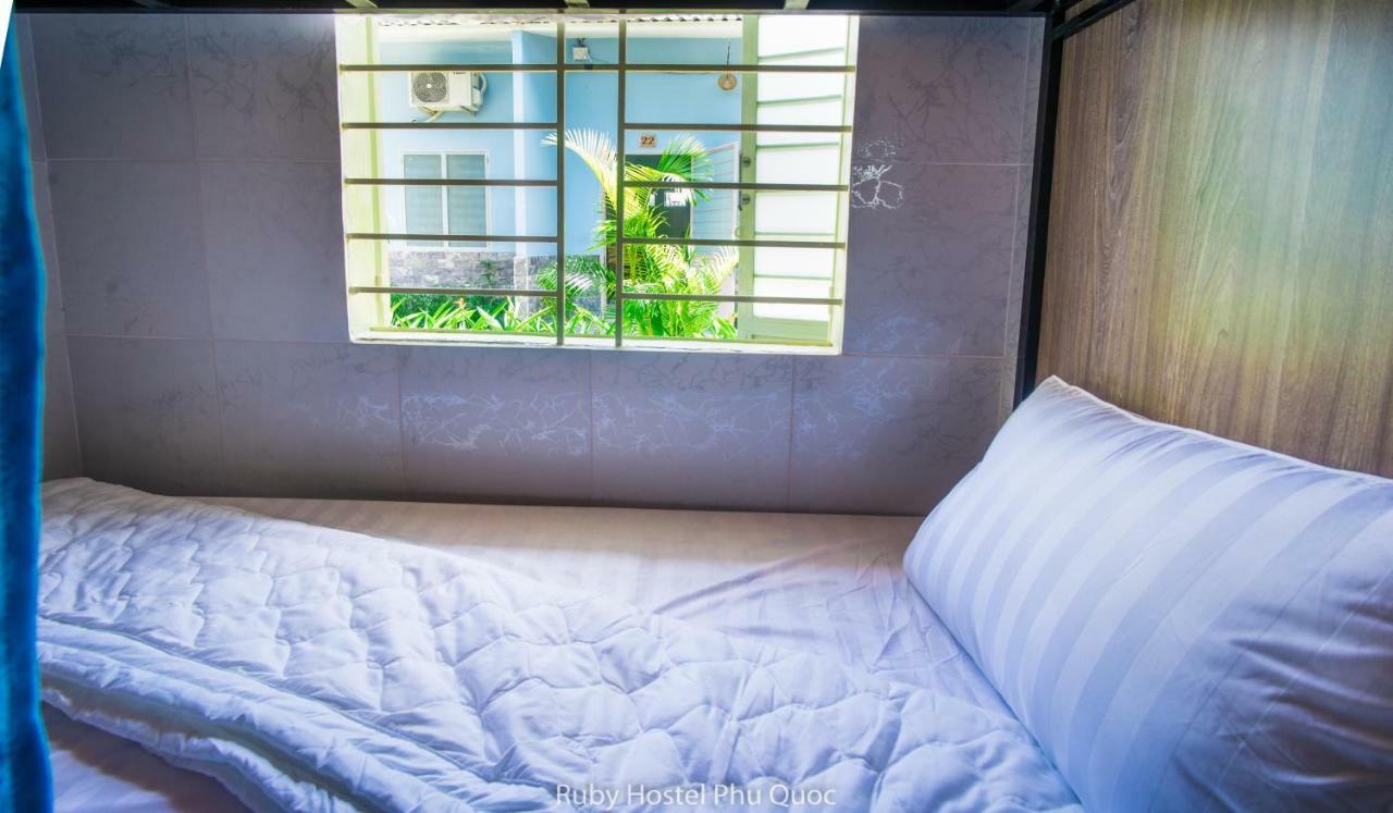 Ruby Phu Quoc Hostel エクステリア 写真