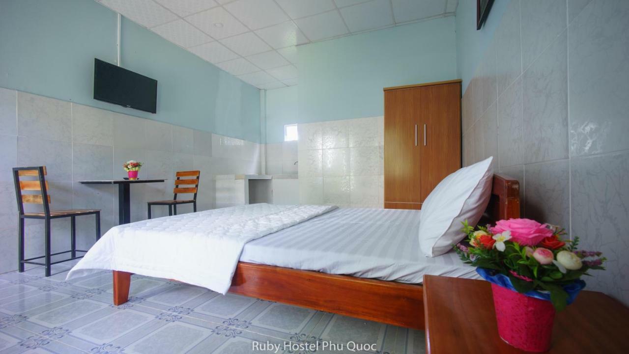 Ruby Phu Quoc Hostel エクステリア 写真
