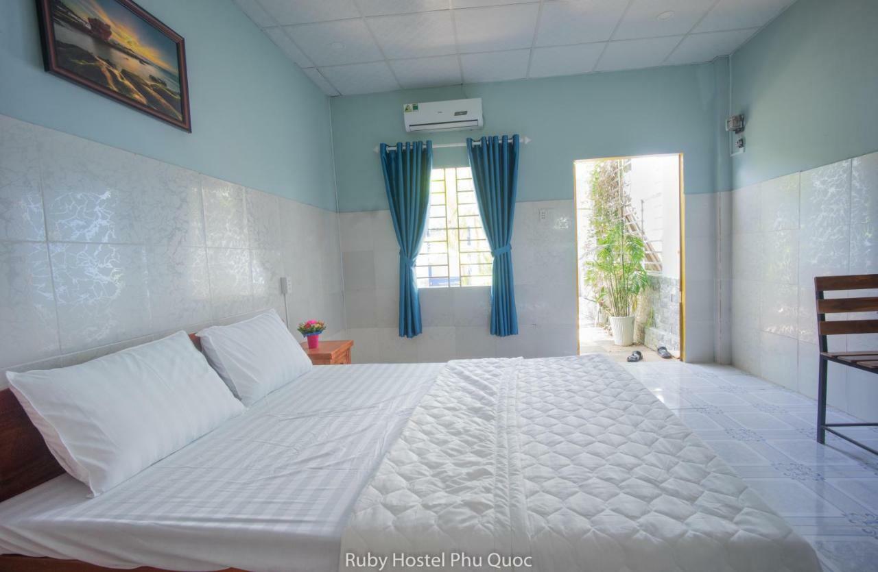 Ruby Phu Quoc Hostel エクステリア 写真