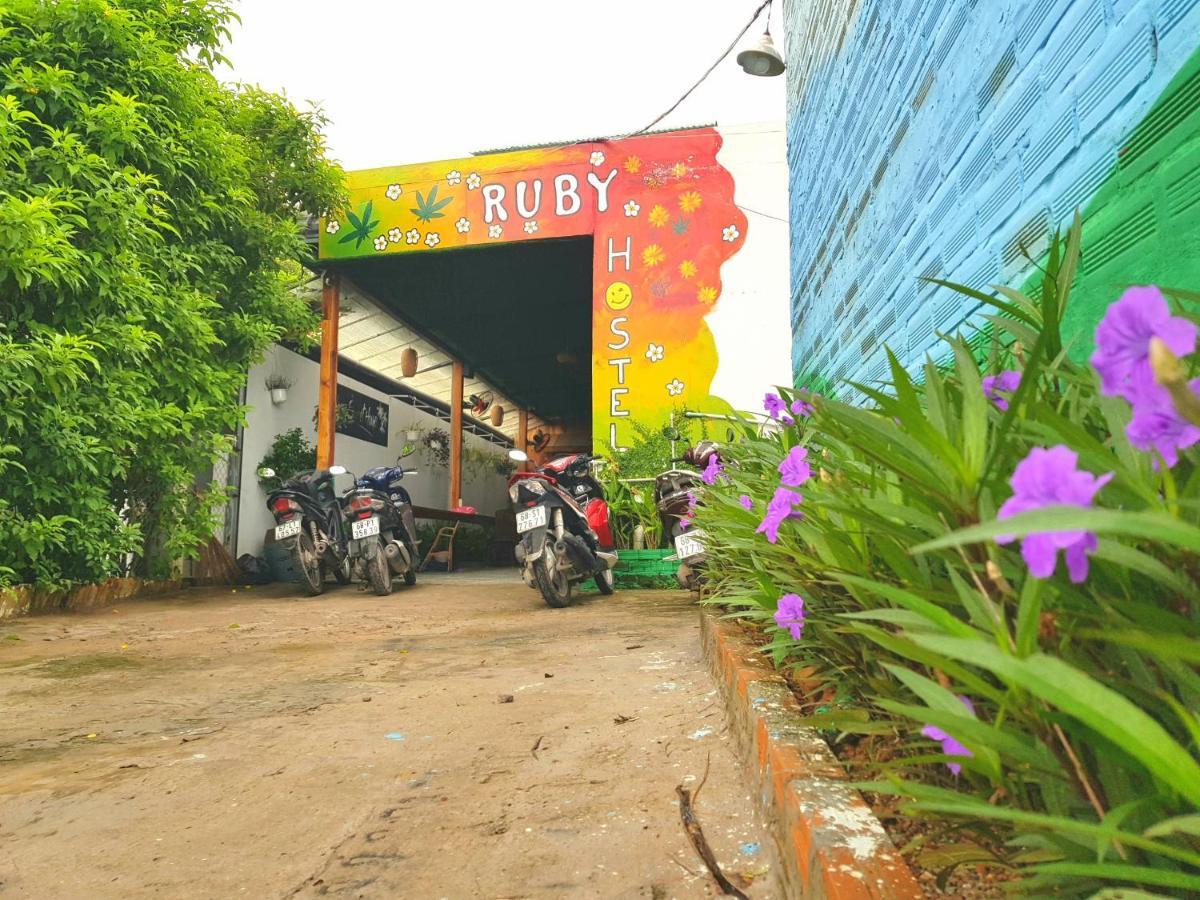Ruby Phu Quoc Hostel エクステリア 写真