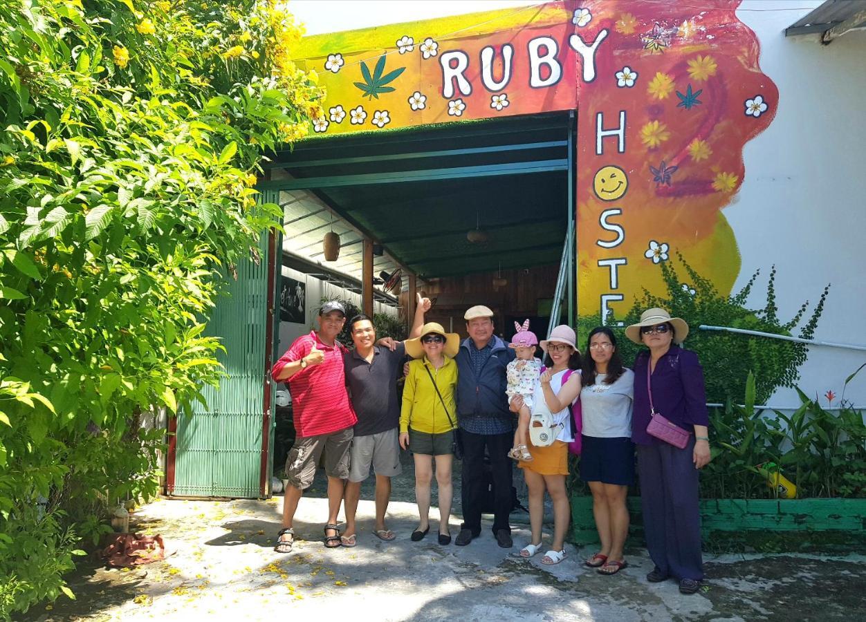 Ruby Phu Quoc Hostel エクステリア 写真